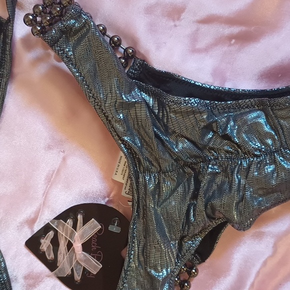 Beach Bunny NWT Toxic XS Top M Bottom - Picture 6 of 9